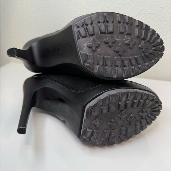 BCBGMAXAZRIA Virginia black suede high heel ankle boots, size 8 - Picture 8 of 8